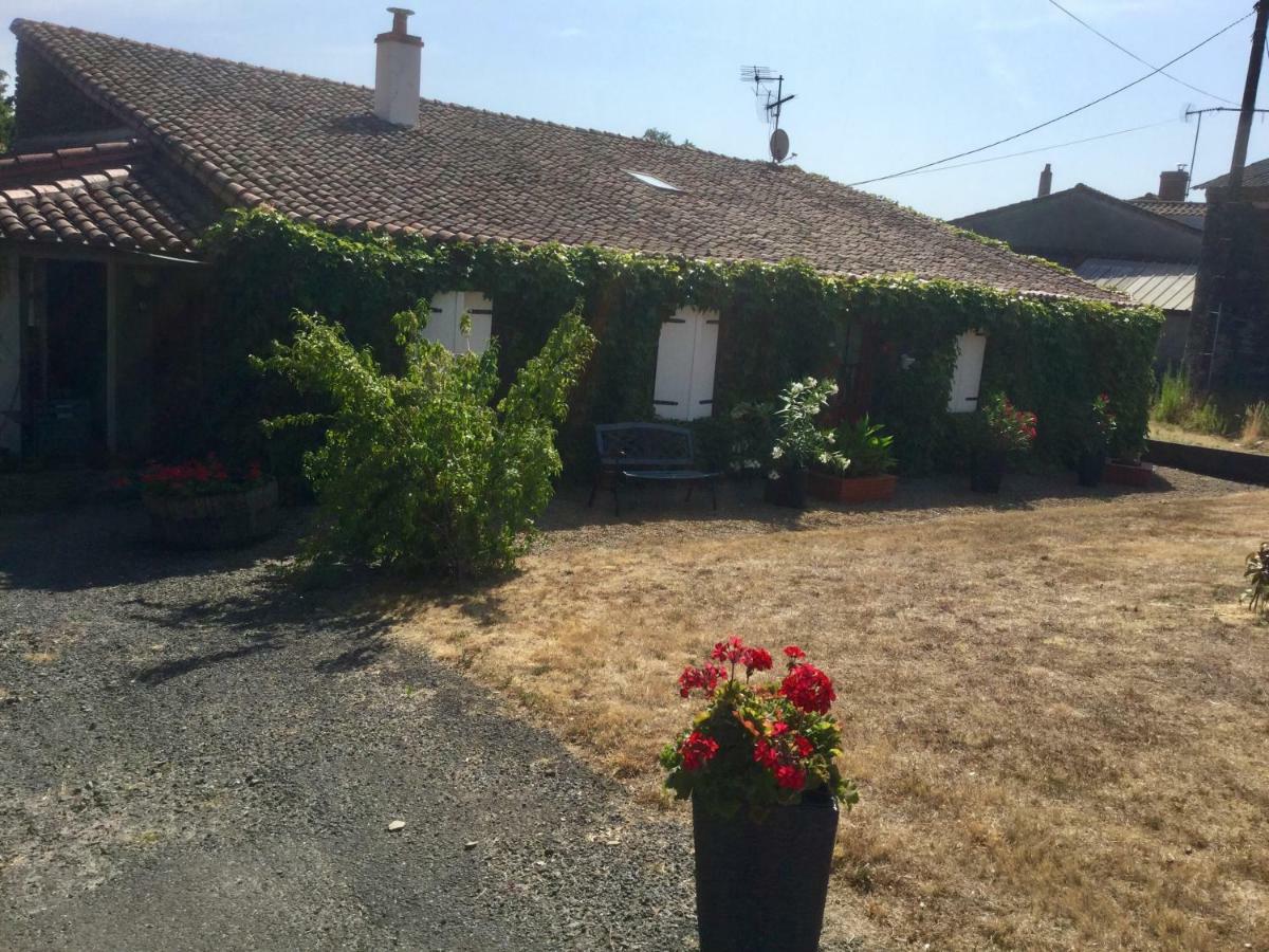 Ouche De Gravoire Gite Vallet Esterno foto